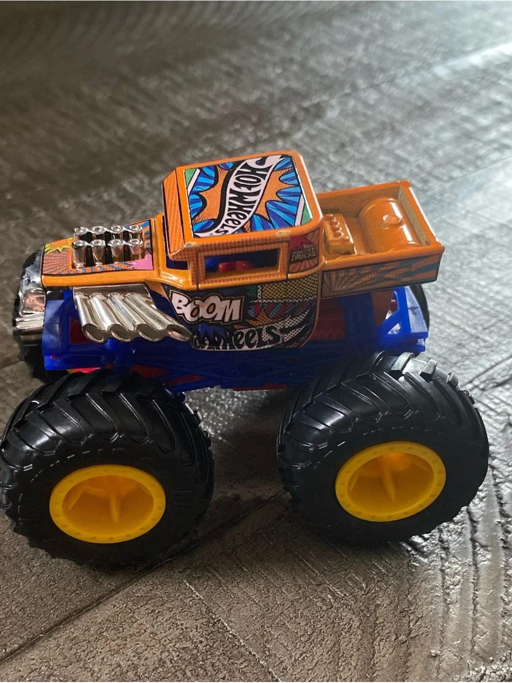 Hot Wheels Monster Jam Boom Wham Crush Truck 1:64 Scale Diecast Collectible Toy